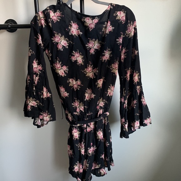 American Eagle Long Sleeve floral Romper in Size XS - Picture 6 of 6